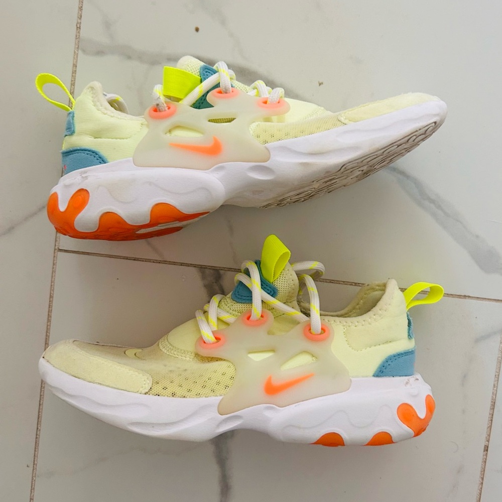 Nike Girls Kids Running Shoes Size 1.5